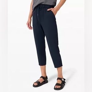 Lululemon On the Fly Cropped Pants Sz 2